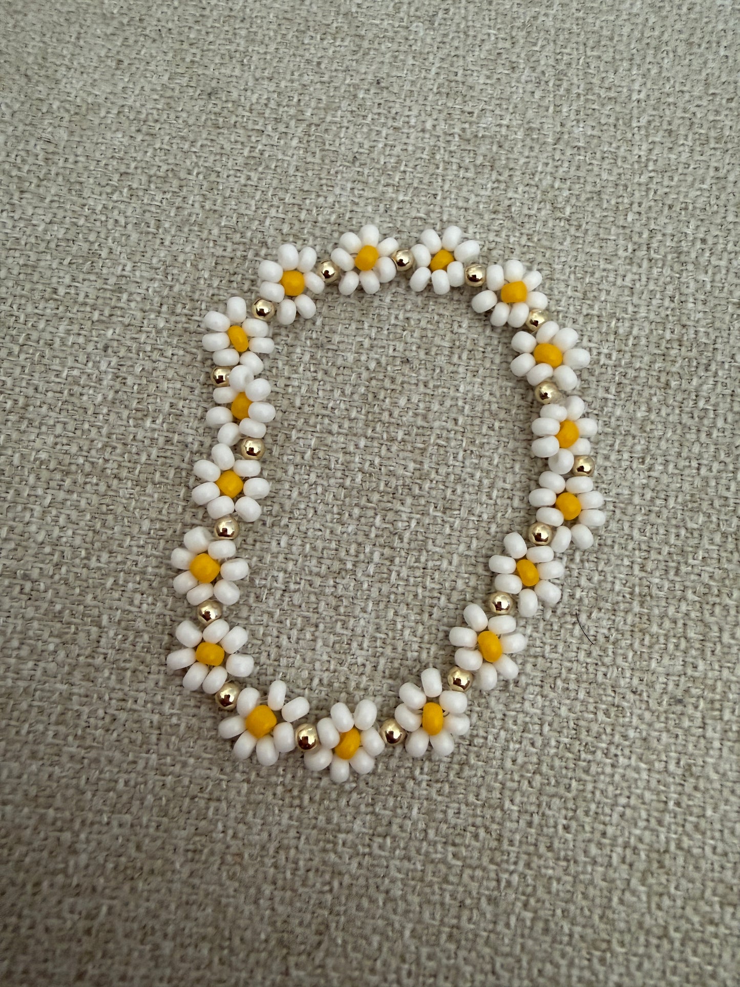 the beaded daisy bracelet (classic)