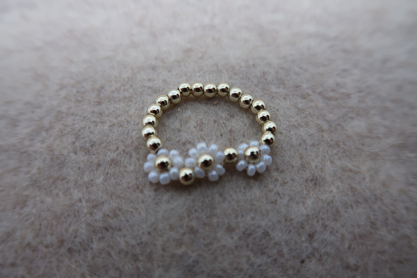 the dainty daisy ring