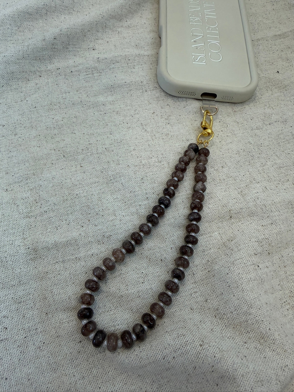 beaded phone charm (hot chocolate)