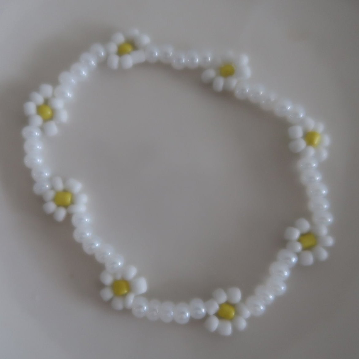 the classic daisy beaded bracelet