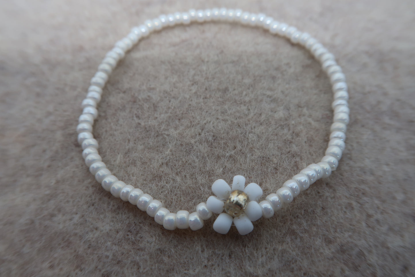 the solo daisy bracelet