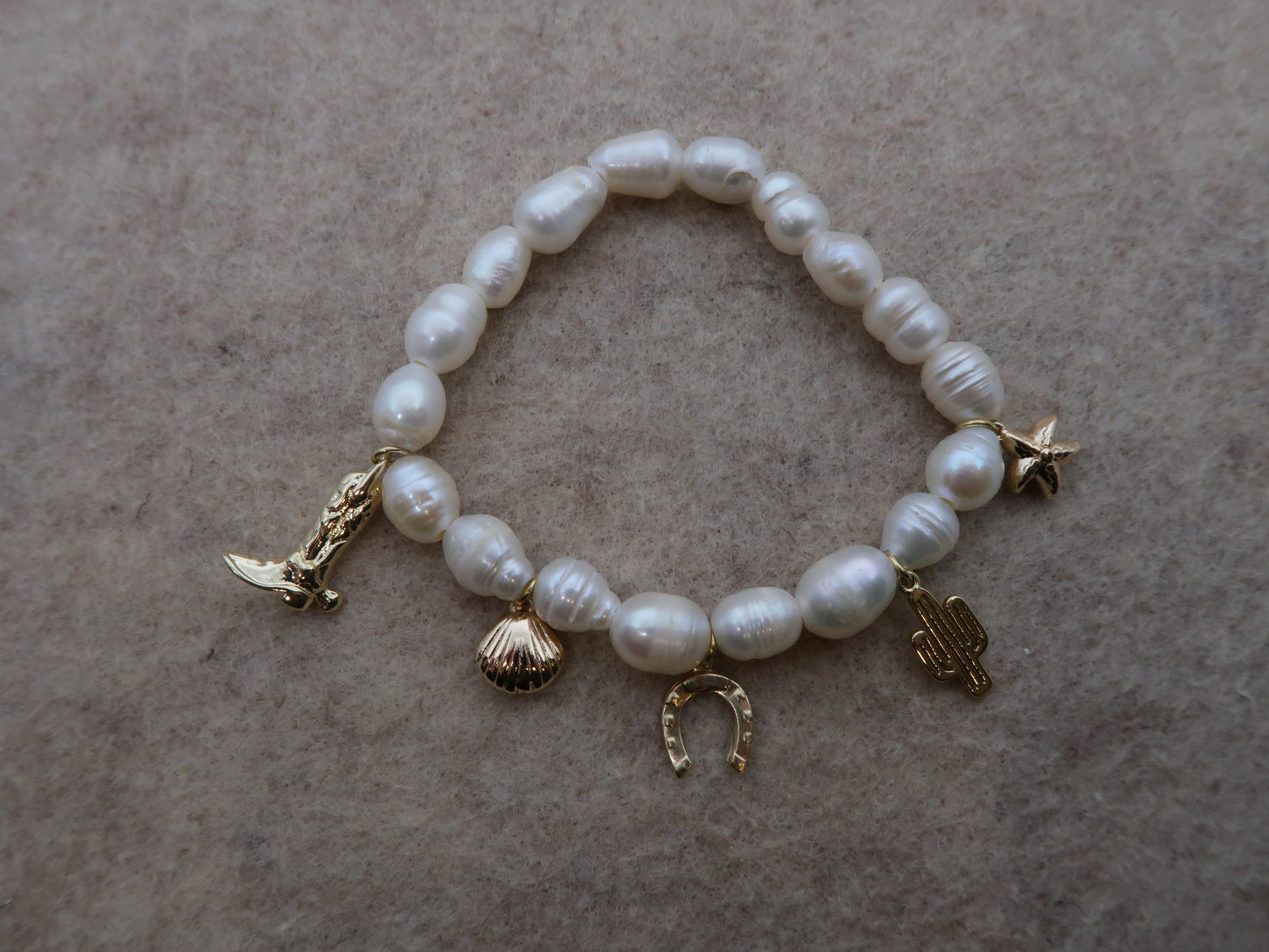 the coastal cowgirl pearl bracelet
