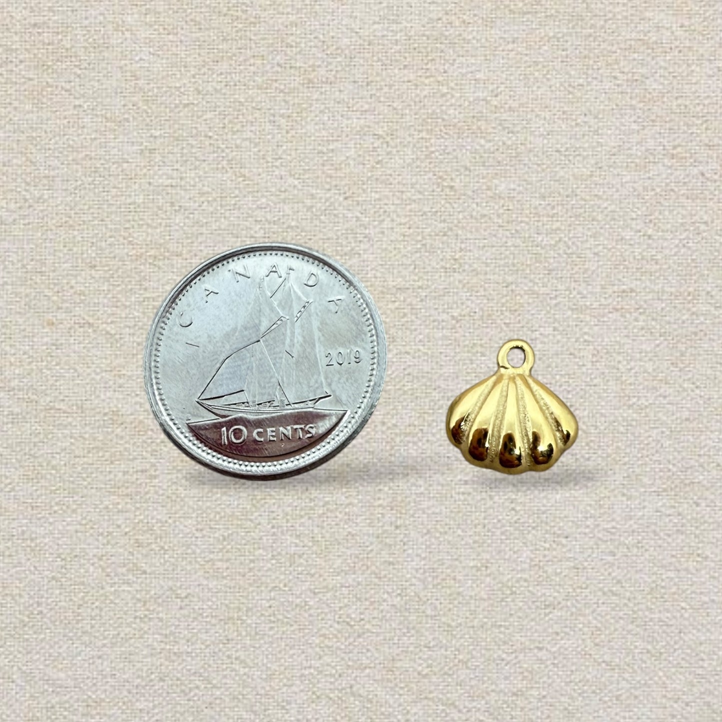 gold shell charm (2)
