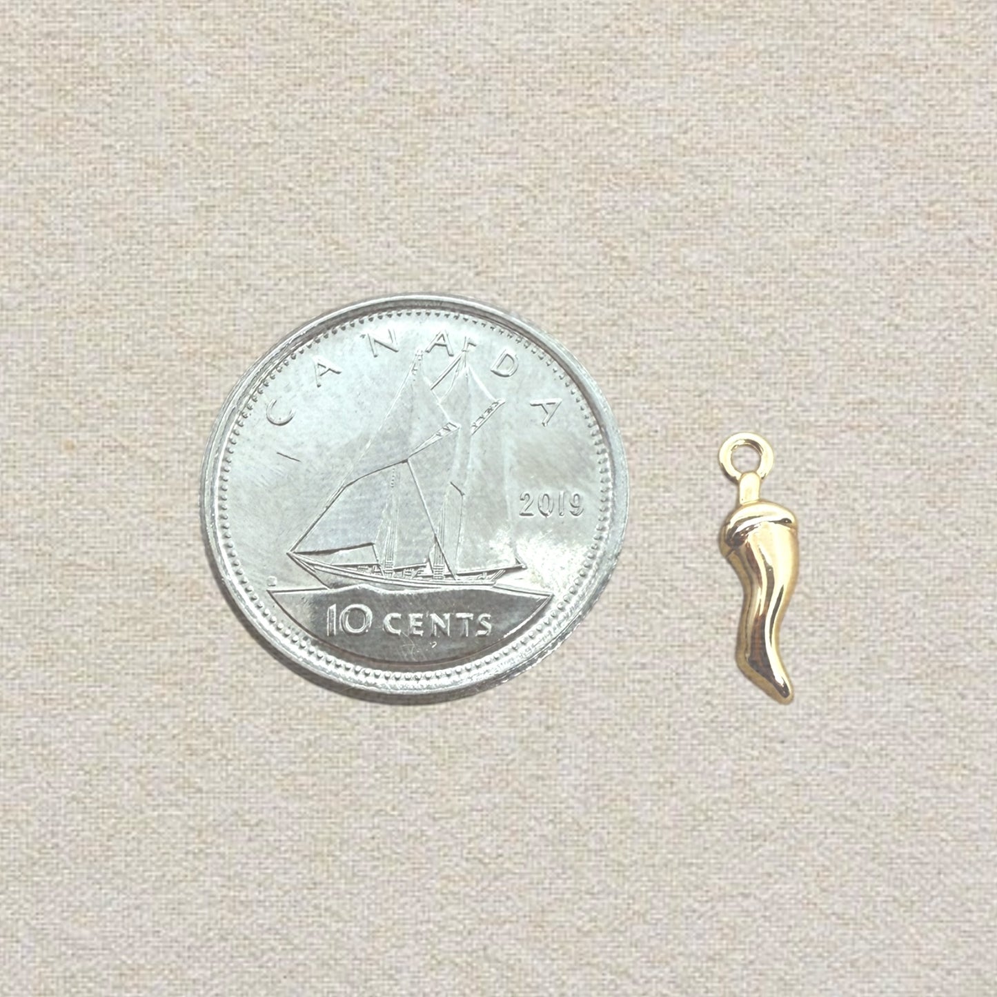 gold chilli charm