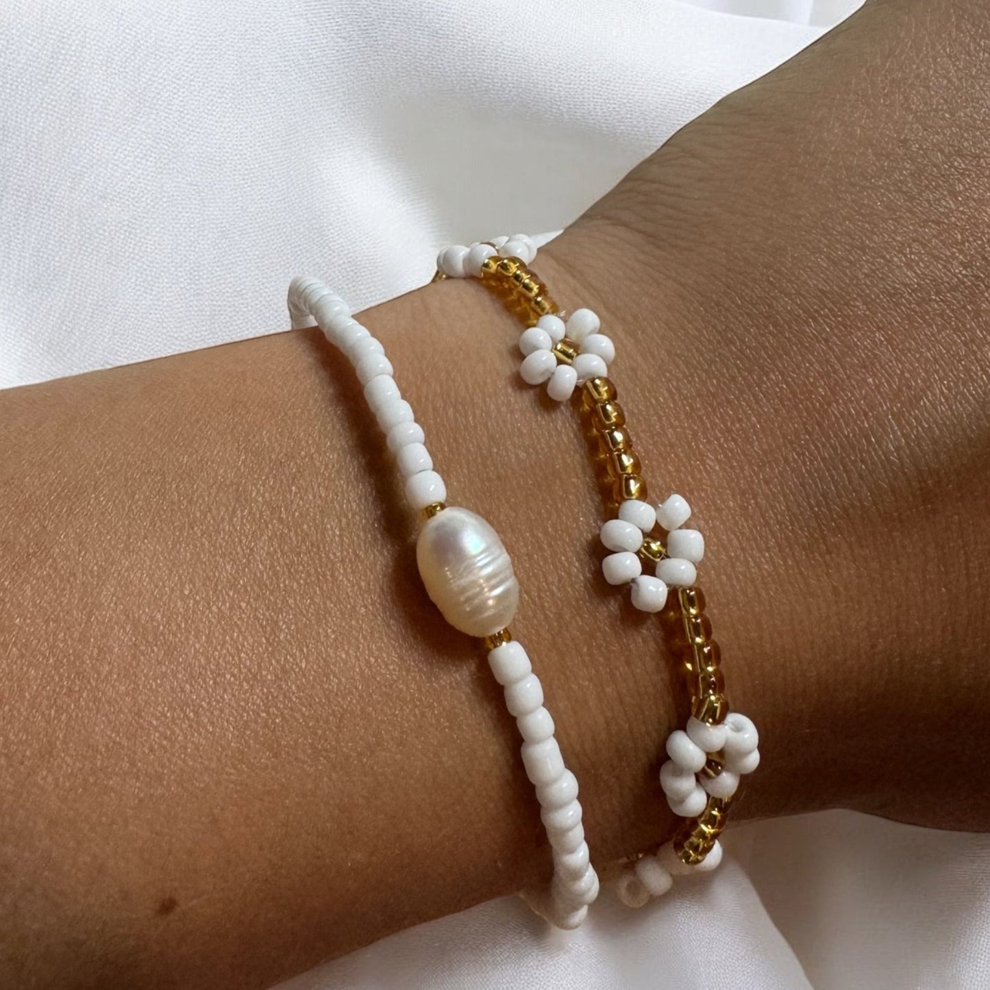 the golden daisy bracelet