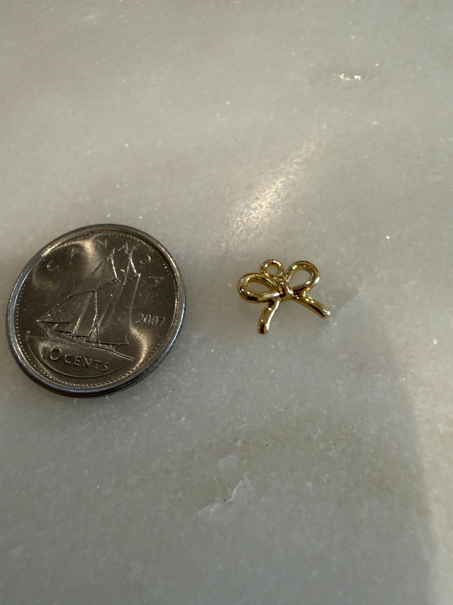 bow charm (gold) (7)