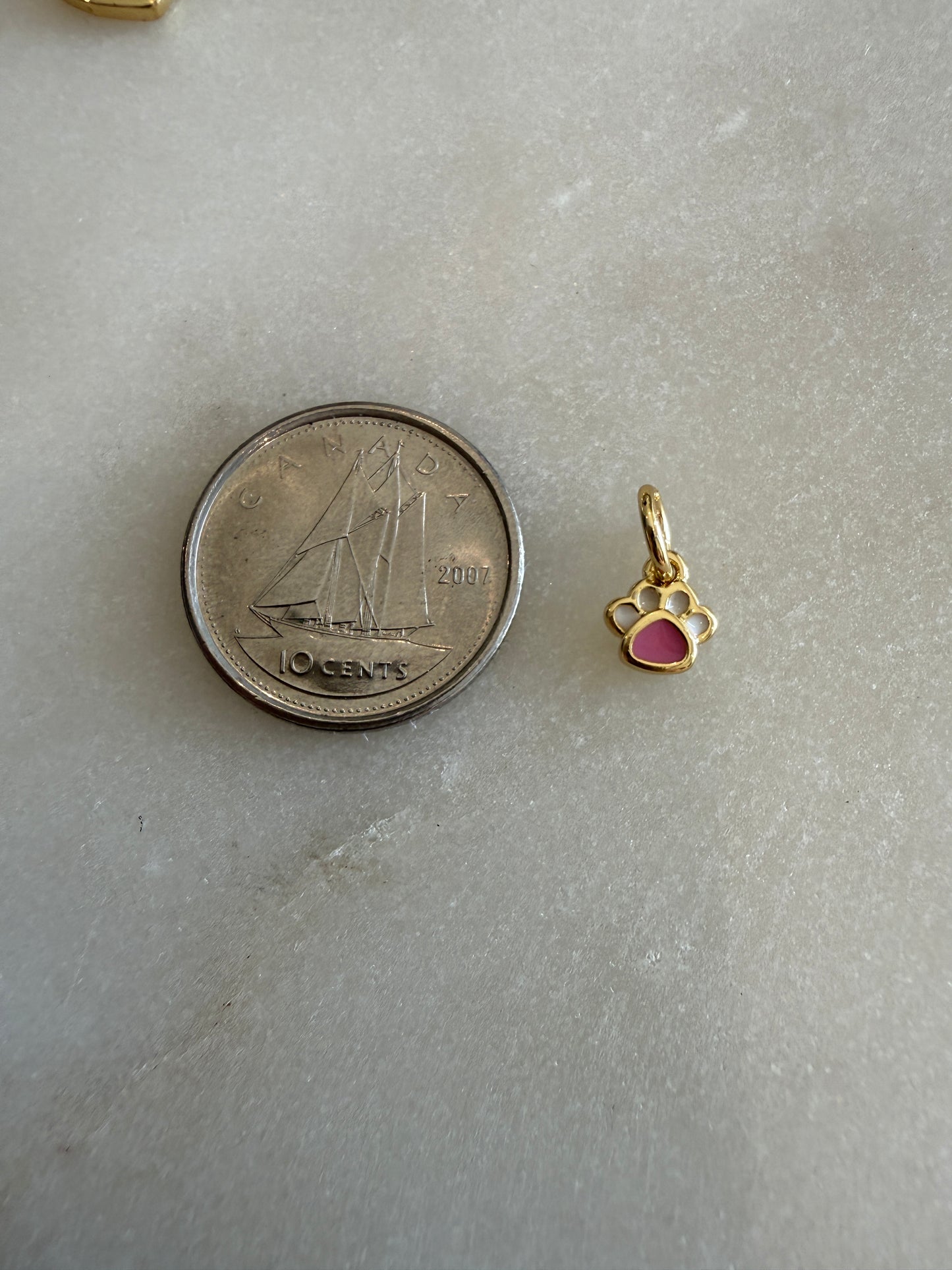 paw charm (tiny pink)