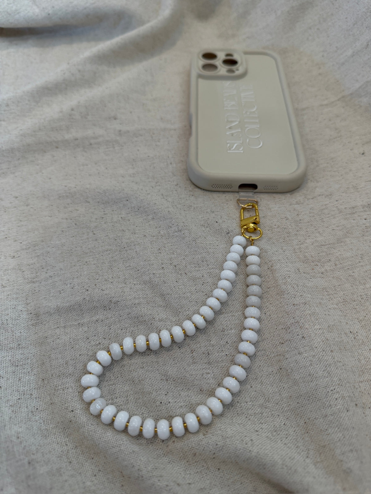 beaded phone charm (crisp white)