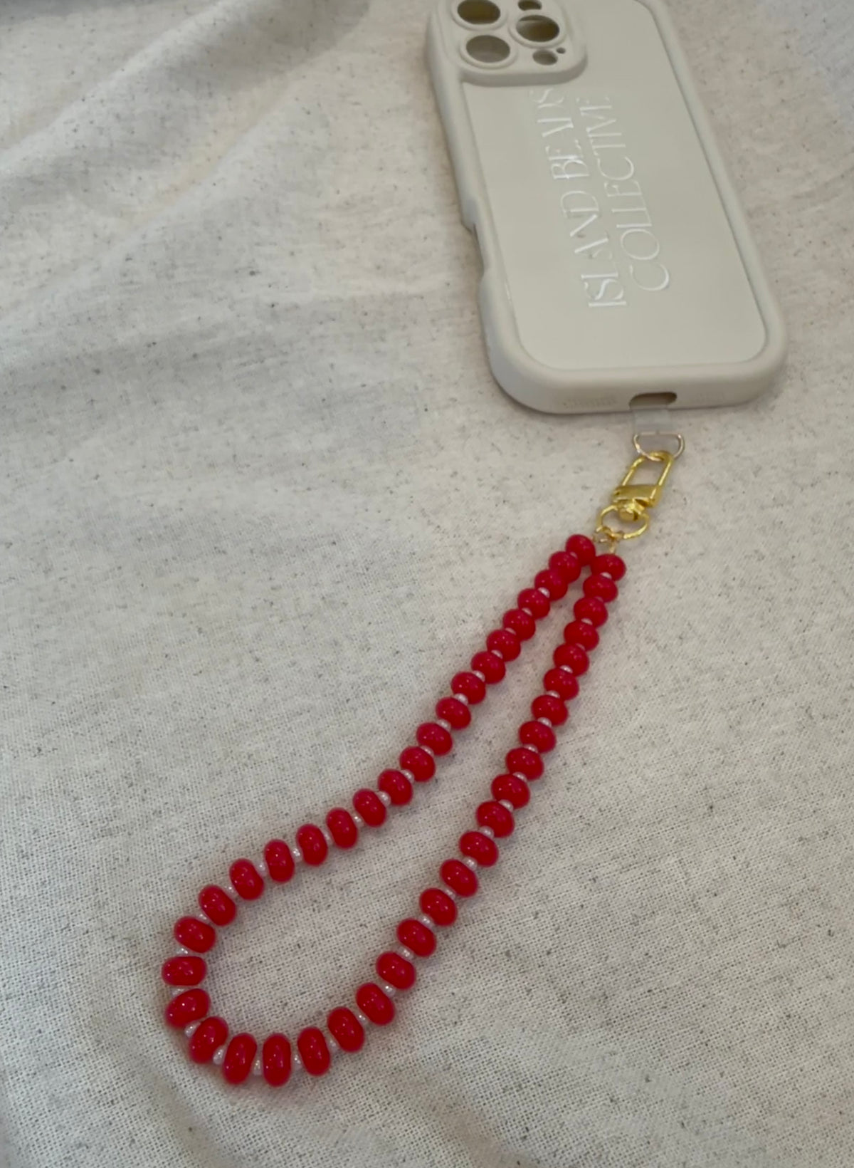 beaded phone charm (cinnamon)
