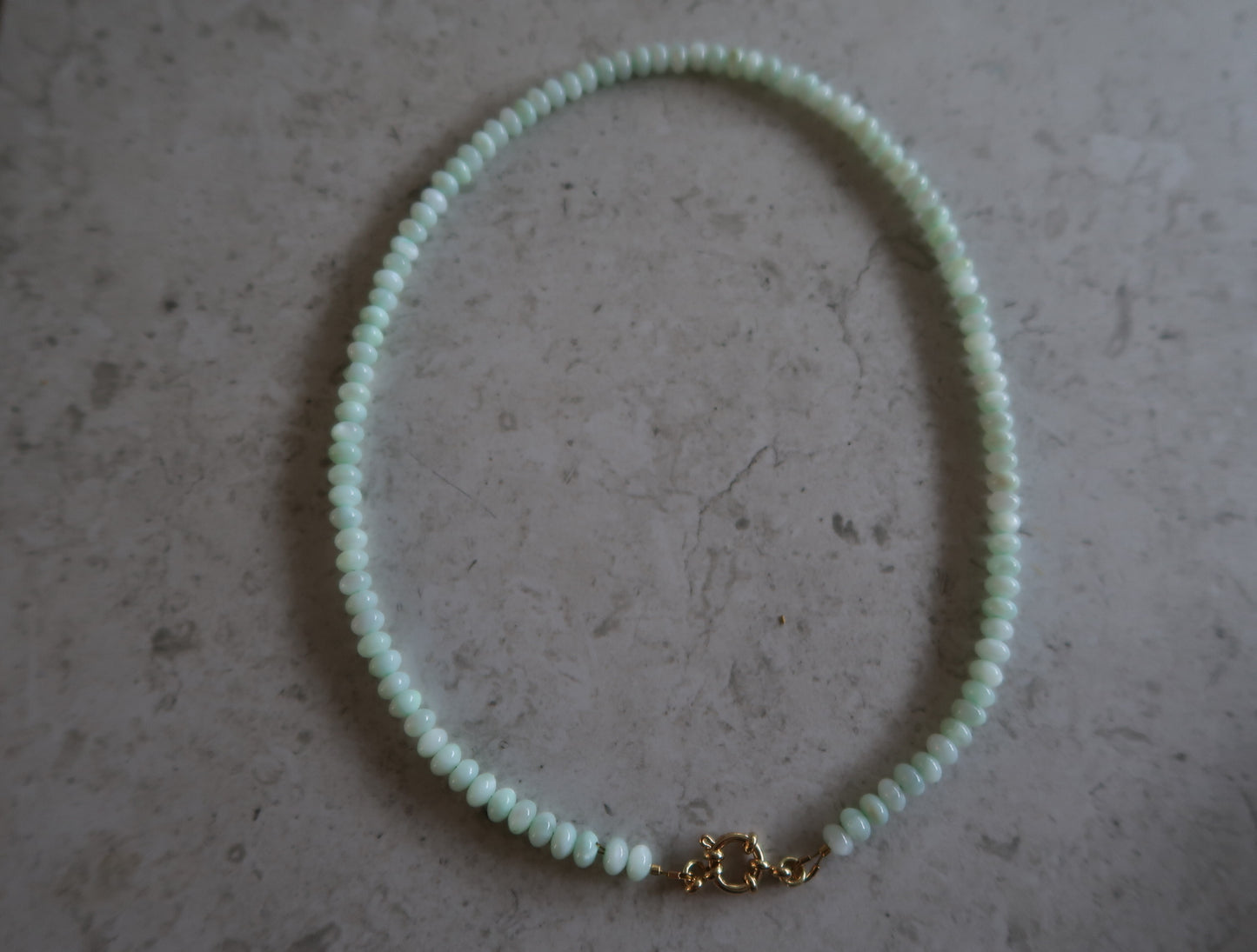 poolside beaded necklace (seafoam)