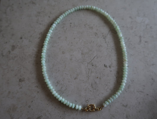 poolside beaded necklace (seafoam)