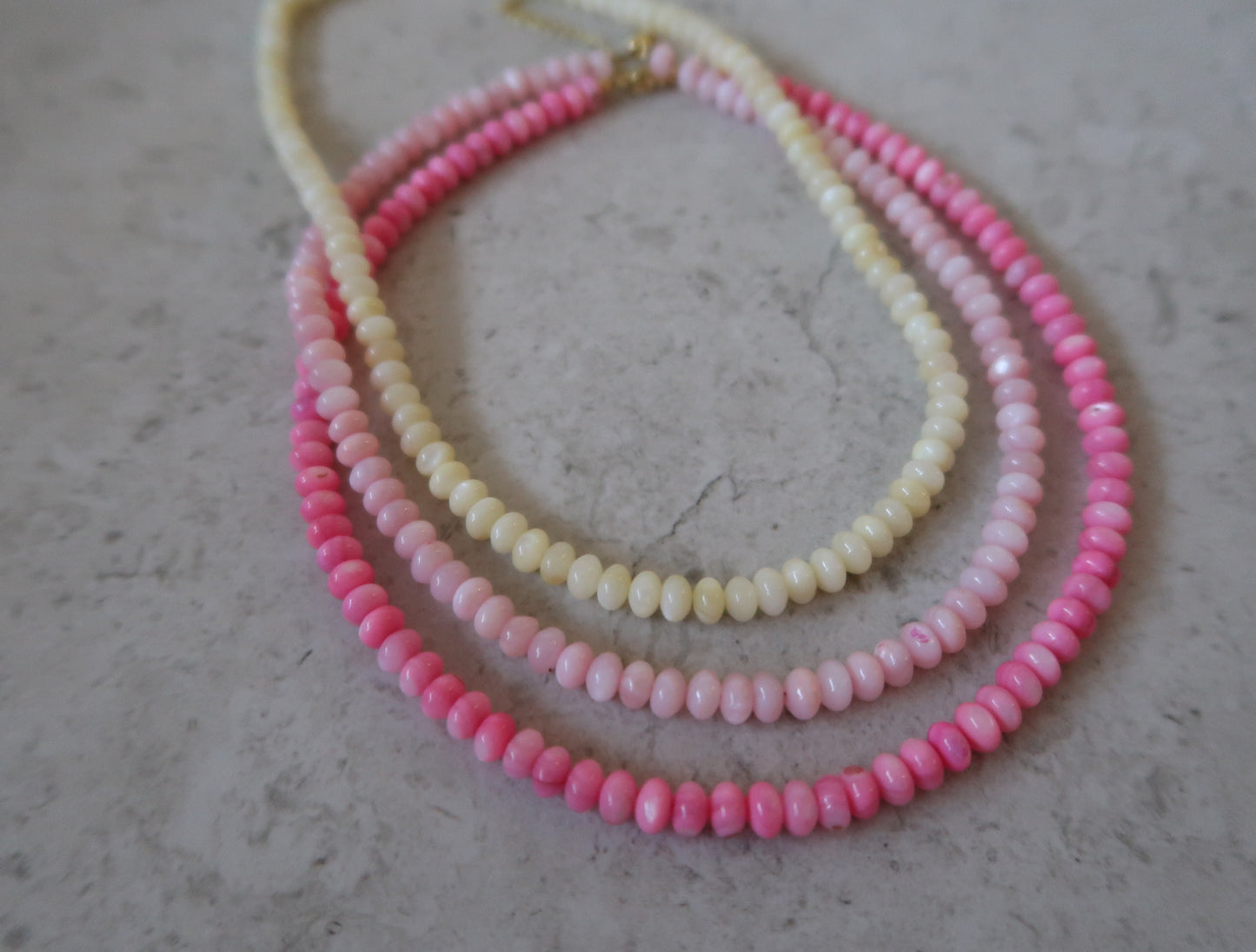 poolside beaded necklace (watermelon splash)