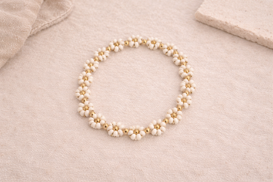 the beaded daisy bracelet (gold cream)