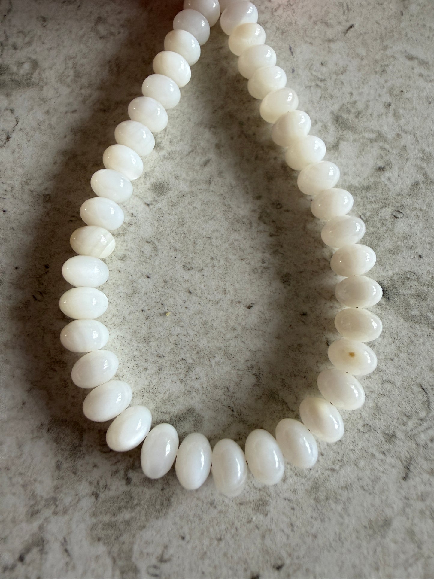 poolside beaded bracelet (coconut)