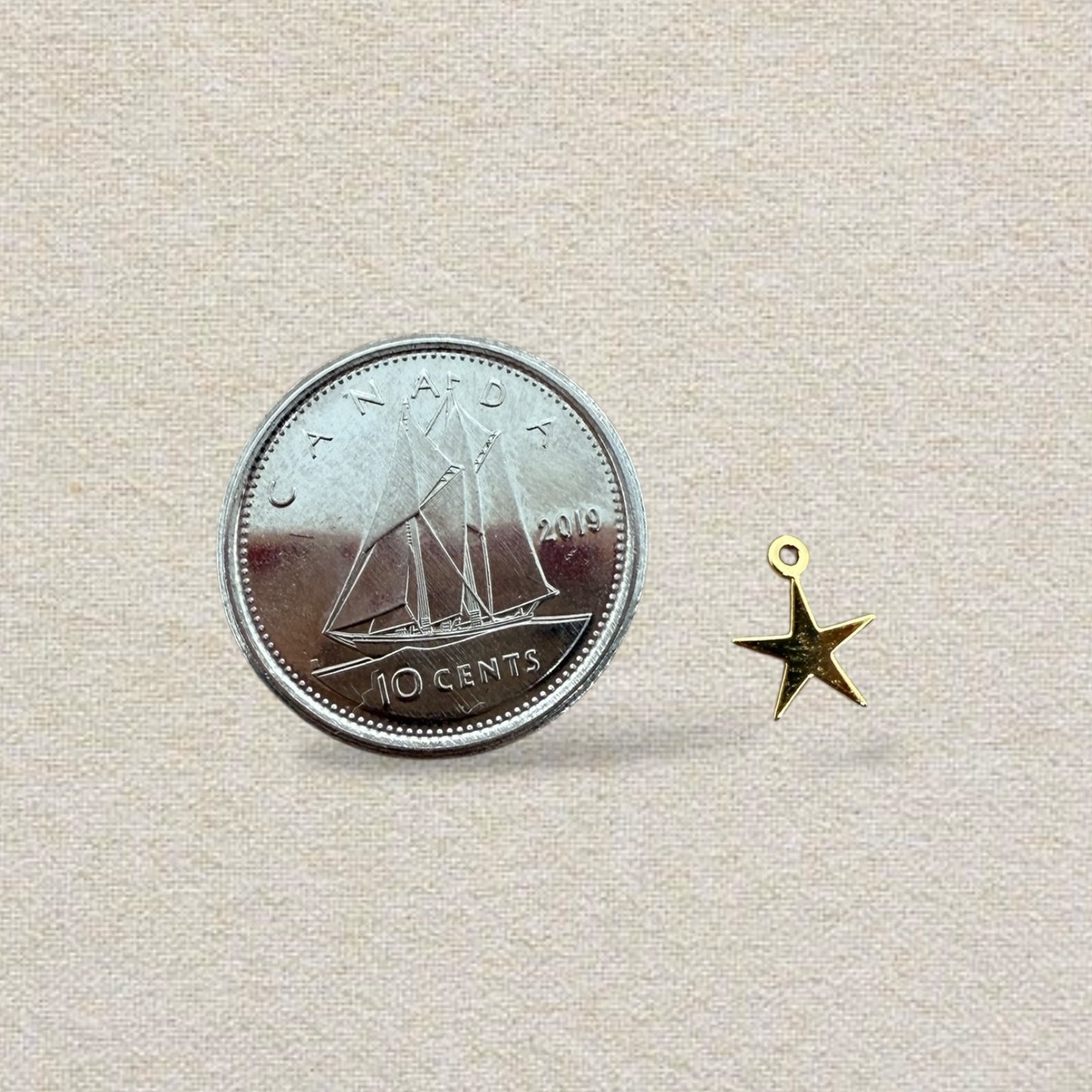 gold star charm (mini)