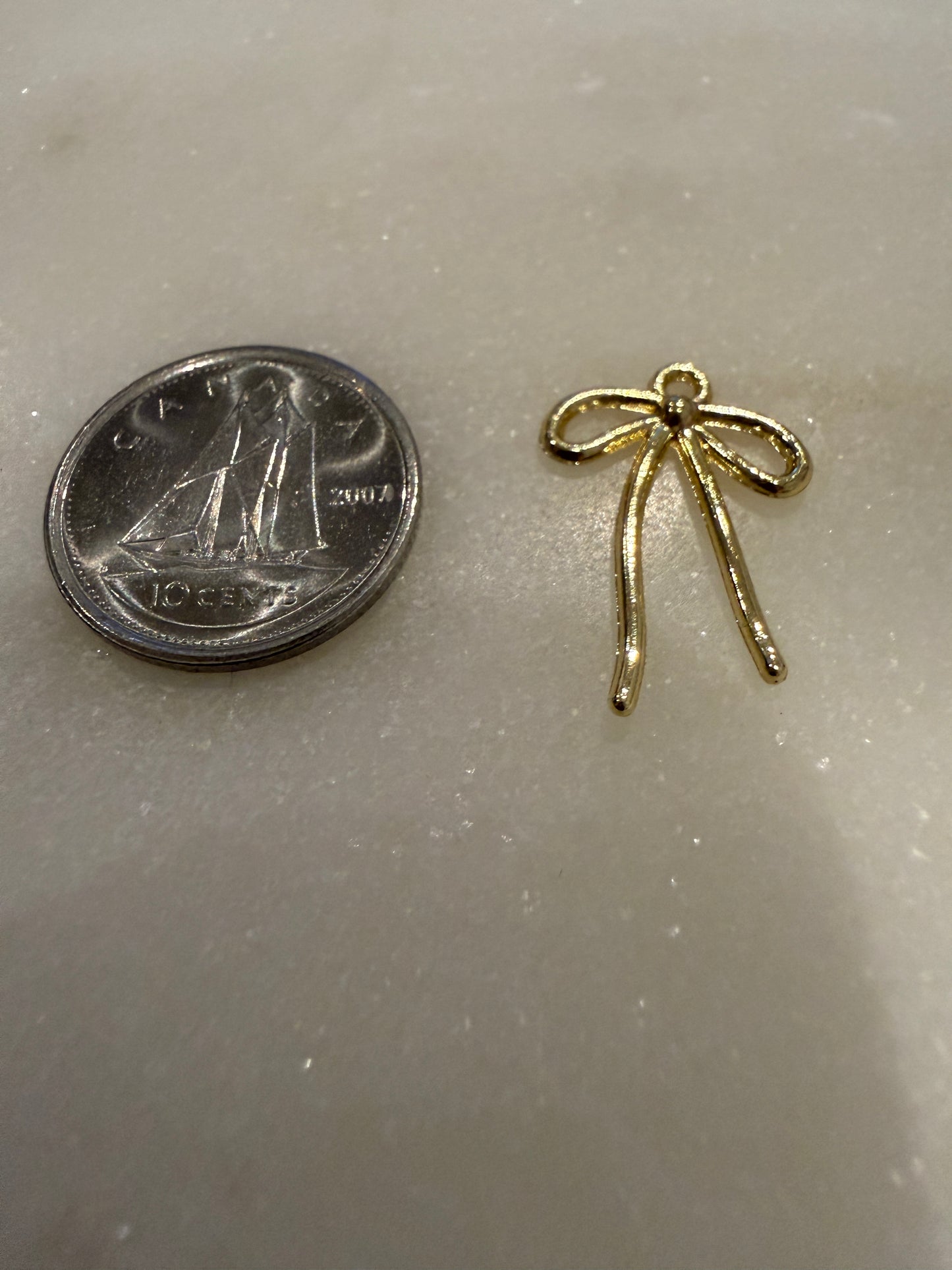 bow charm (gold)  (4)